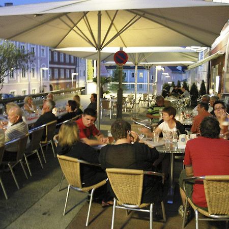 Hotel Vinothek Schwarzer Adler Ottensheim Exterior photo