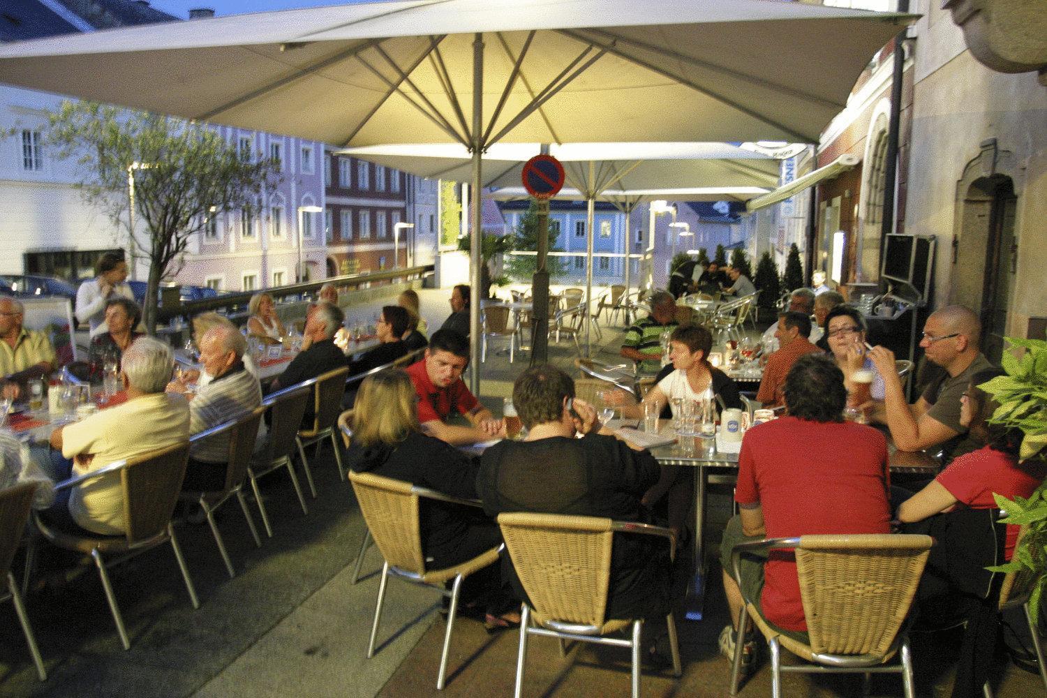 Hotel Vinothek Schwarzer Adler Ottensheim Exterior photo